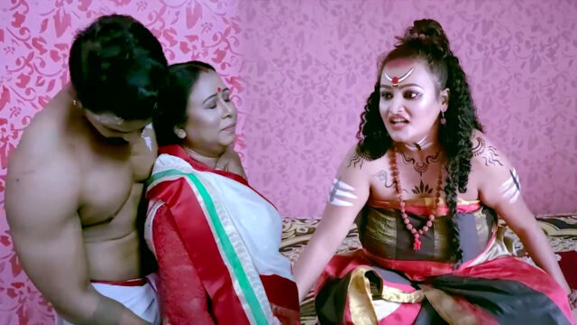 The tantric homosexual satisfies the devotees sexual needs by giving his disciple Desi Hindi Video